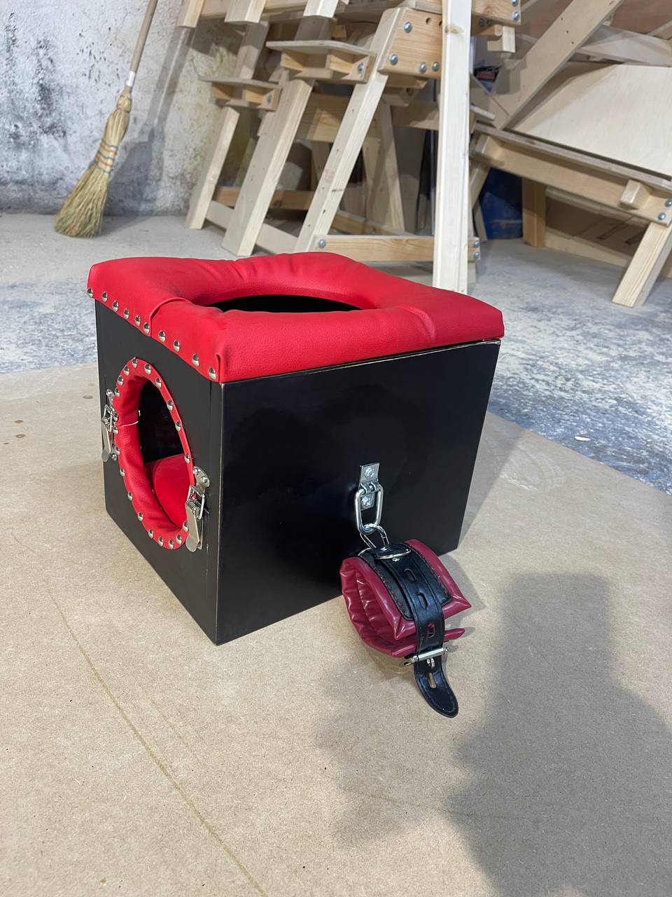 Head box, head bondage, fetish chair BDSM - BDSMWoody