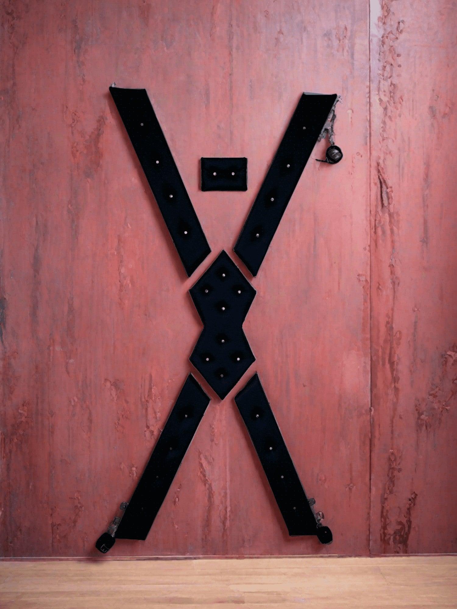 Handgefertigtes BDSM-Andreaskreuz aus weichem Leder - Dungeon-Mbel BDSMWoody Handgefertigtes BDSM-Andreaskreuz aus weichem Leder - Dungeon-Mbel BDSMWoody