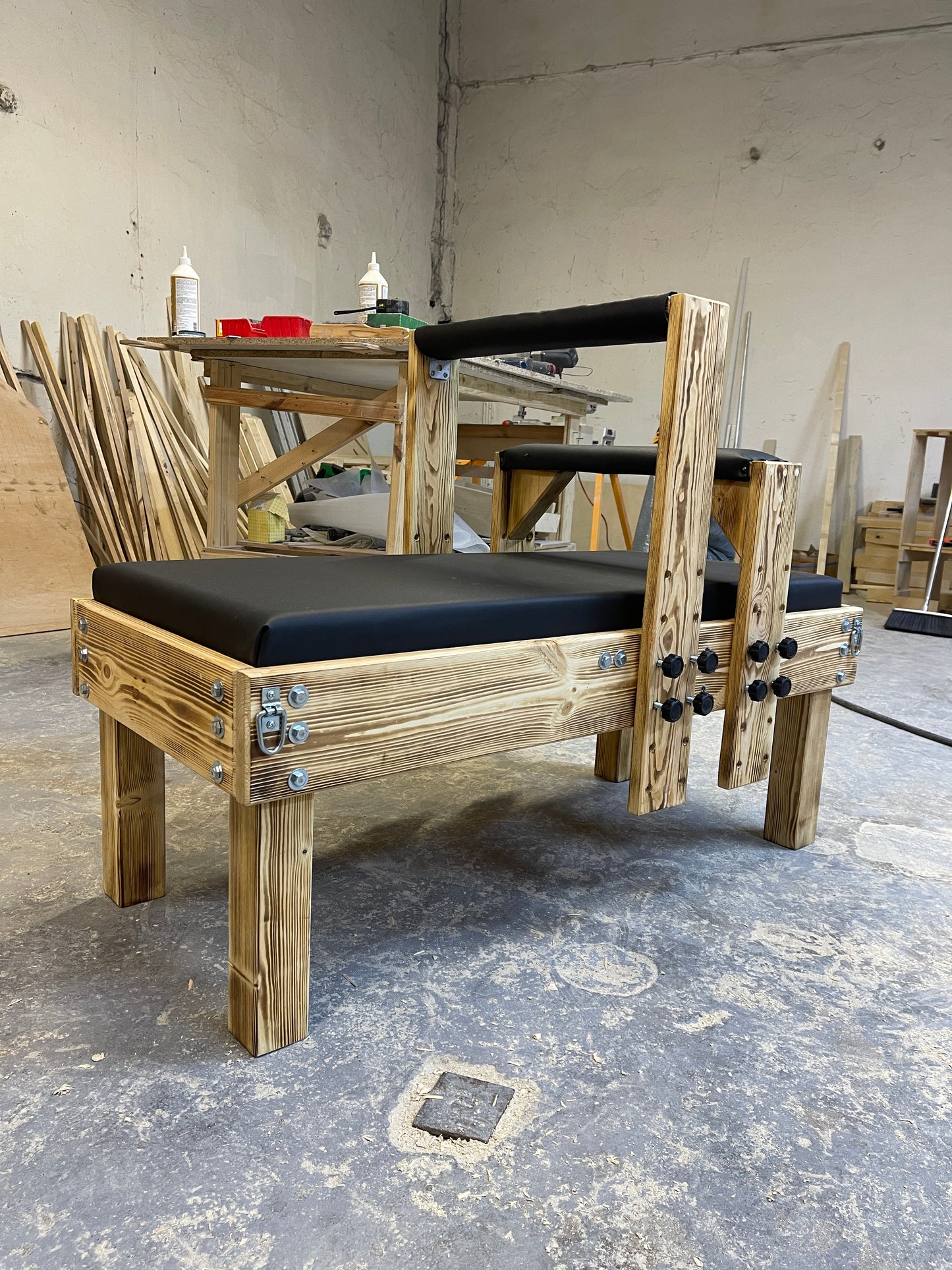 Bondage and fixation Bench that can be hidden