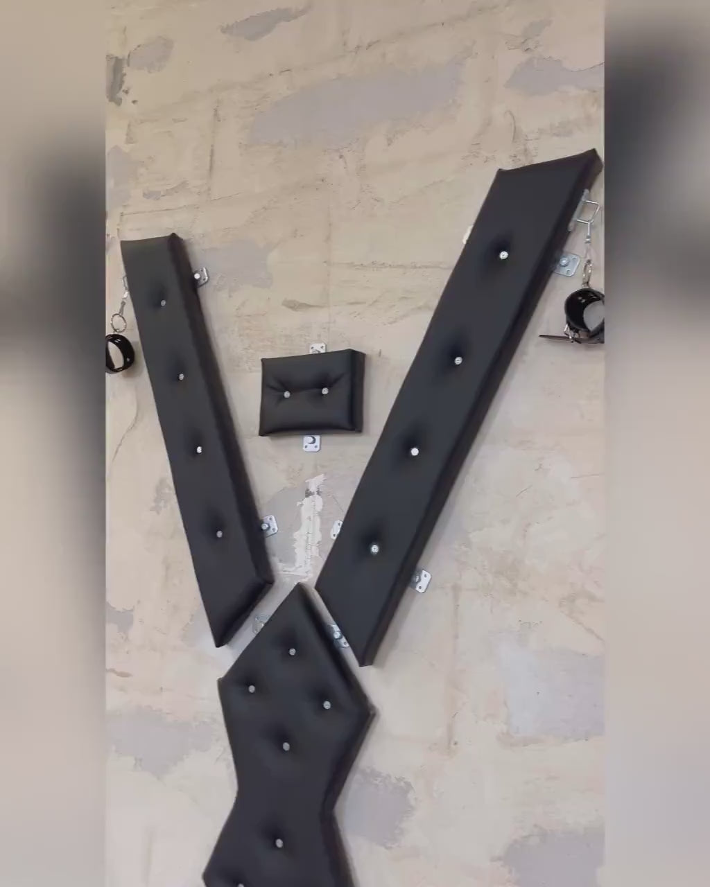 BDSM St. Andrews Soft Leather Cross Dungeon Furniture Bondage Whipping Equipment Portable Free Standing Cross Whipping Bondage X